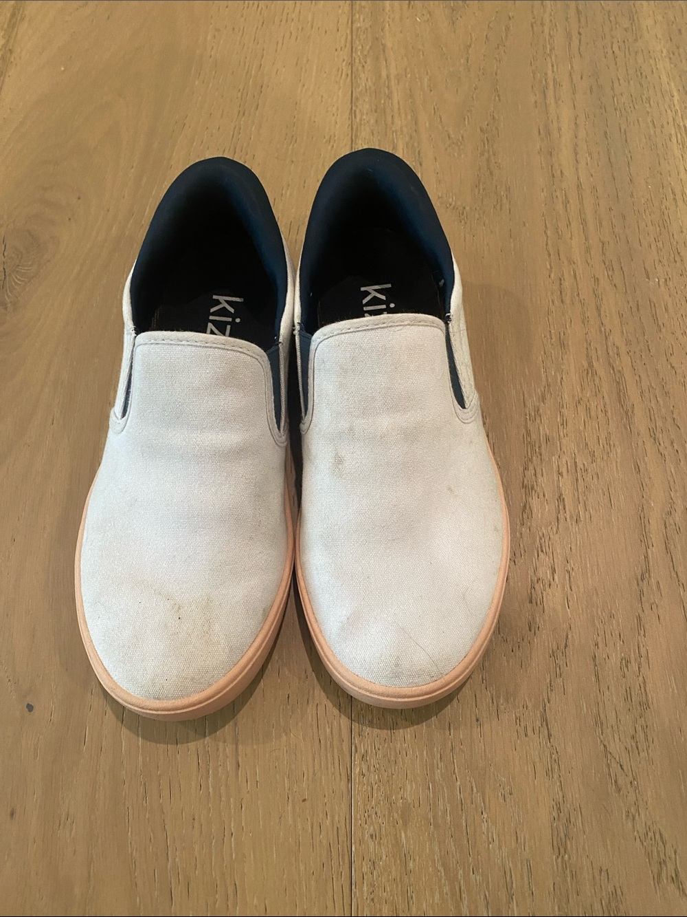 Kizik slip on loafer with peach and navy accents size 7
